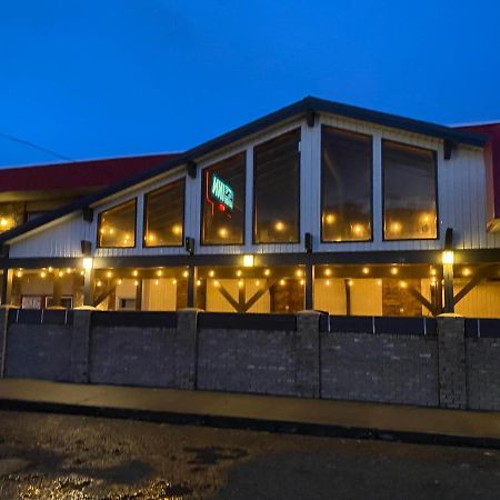 Lakewood Inn 100 Mile House Luaran gambar