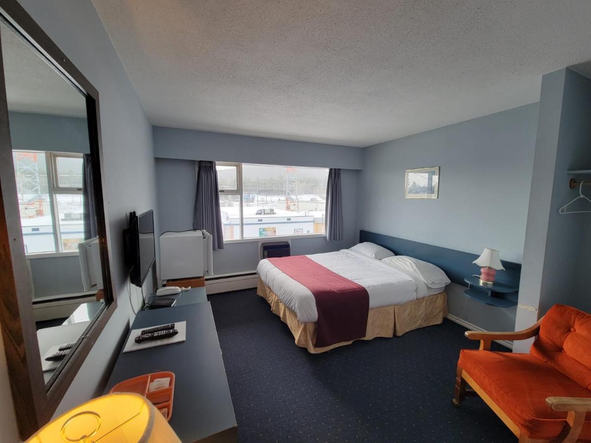 Lakewood Inn 100 Mile House Luaran gambar