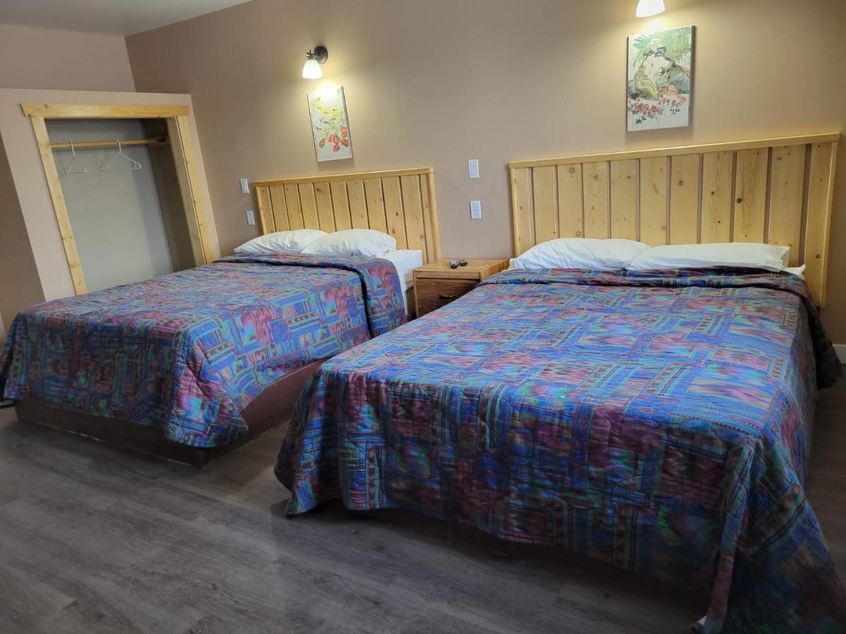 Lakewood Inn 100 Mile House Luaran gambar
