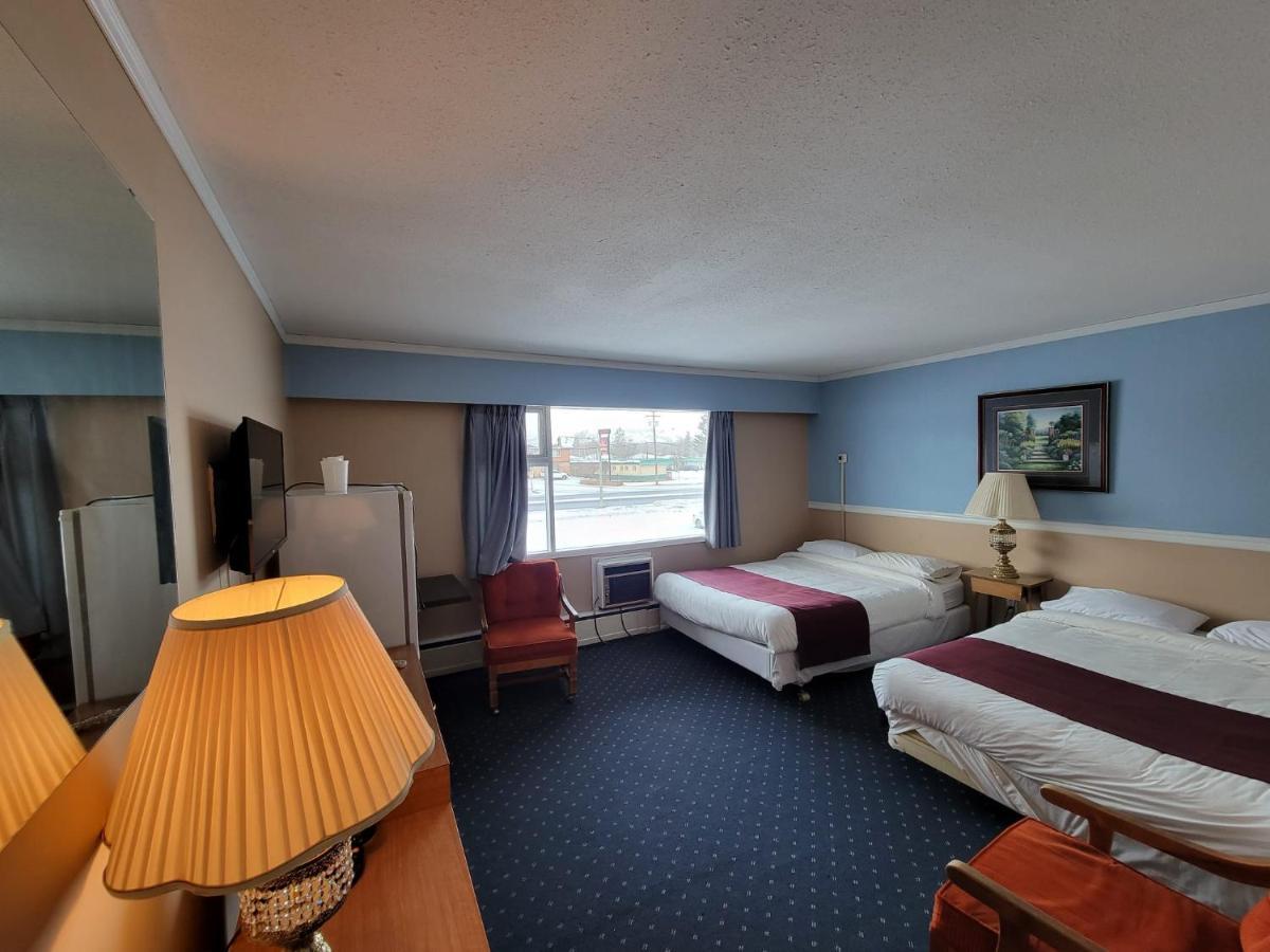 Lakewood Inn 100 Mile House Luaran gambar