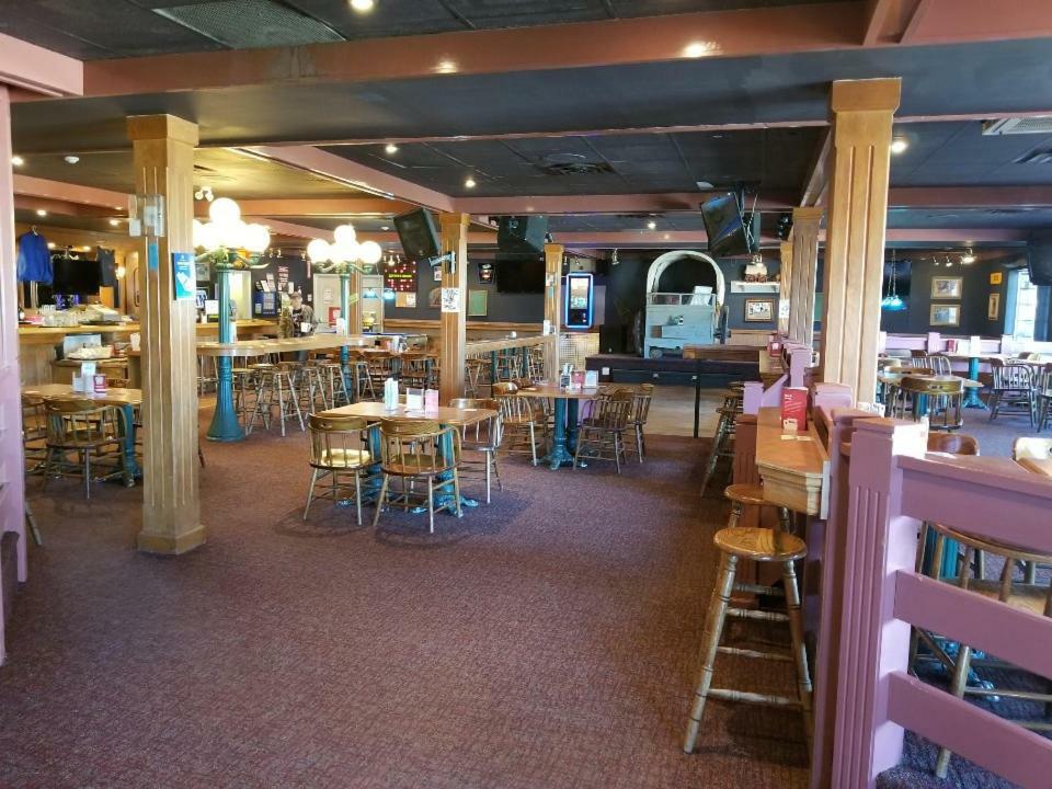 Lakewood Inn 100 Mile House Luaran gambar